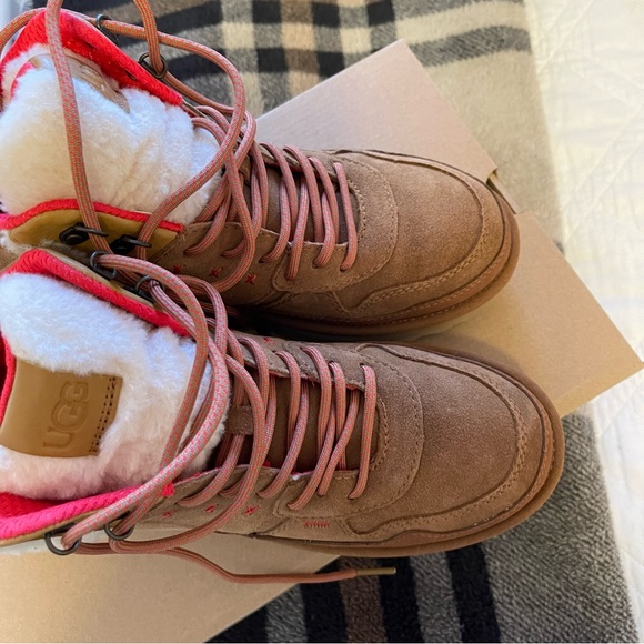 COPY - Ugg Highland Hi Heritage Shoe - Picture 5 of 6